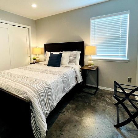 Evie'S Campus-Close 2 Bedroom Luxury Oklahoma Stadt Exterior foto
