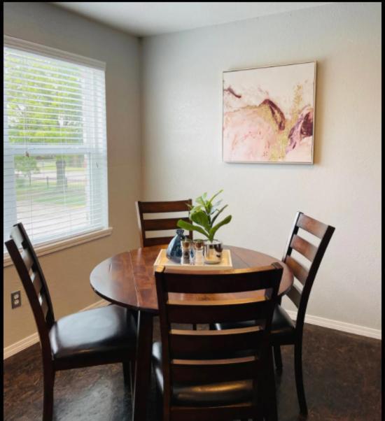 Evie'S Campus-Close 2 Bedroom Luxury Oklahoma Stadt Exterior foto